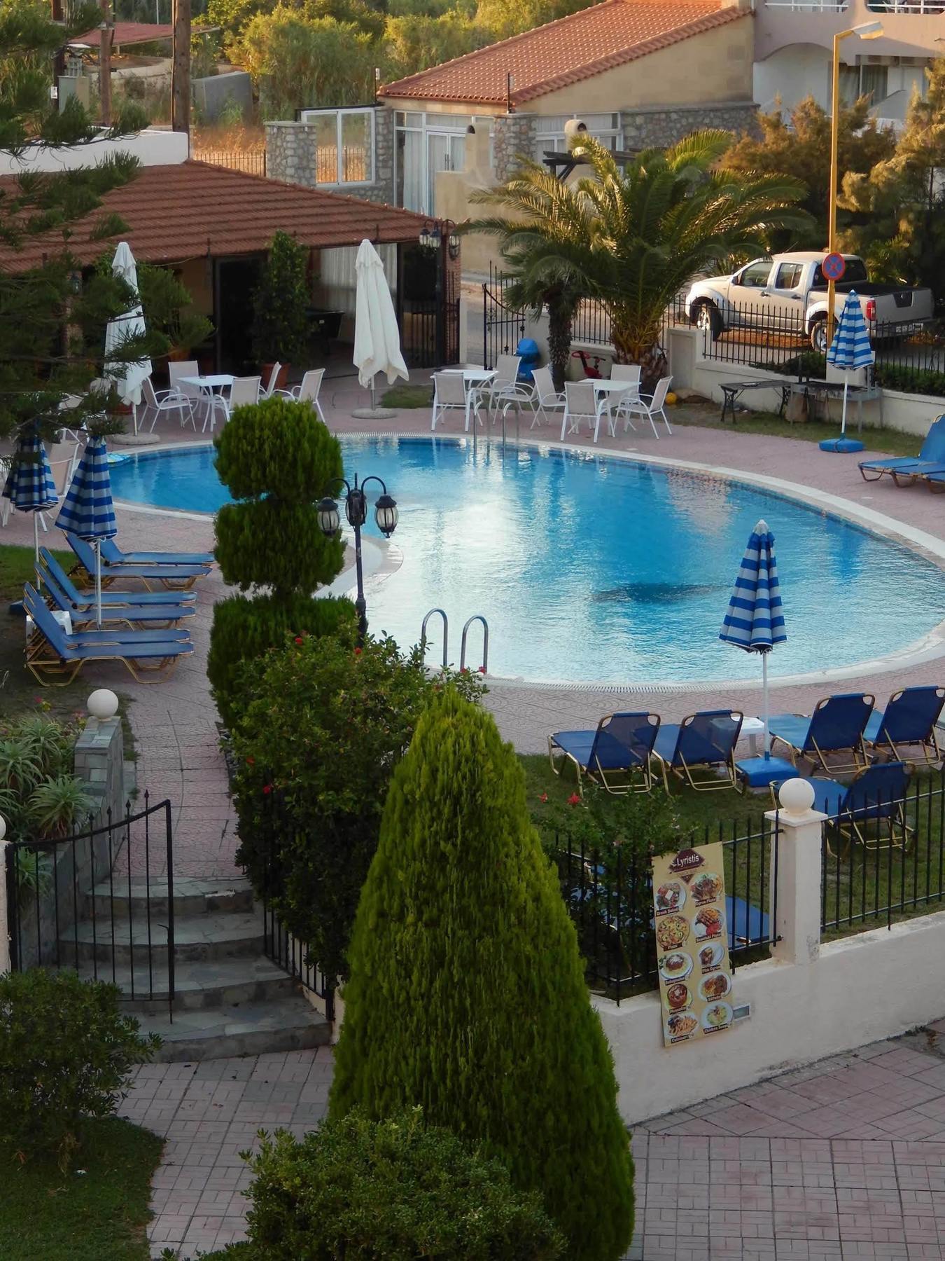 Lyristis Dinos Studios & Apartments Faliraki Exterior foto